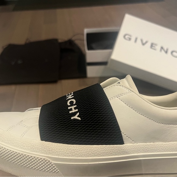 GIVENCHY WOMEN SNEAKERS - Picture 1 of 7
